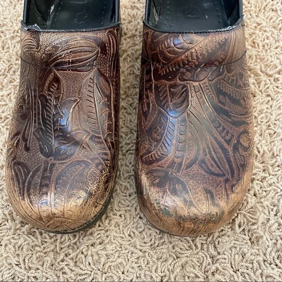 Dansko 41 professional clogs slip on shoes weathered tooled brown shoe - Picture 5 of 11